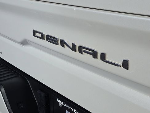 Certified 2024 GMC Sierra 1500 Denali Ultimate AWD/4WD image 8