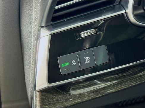 Used 2023 Audi Q7 3.0T Premium Plus image 15