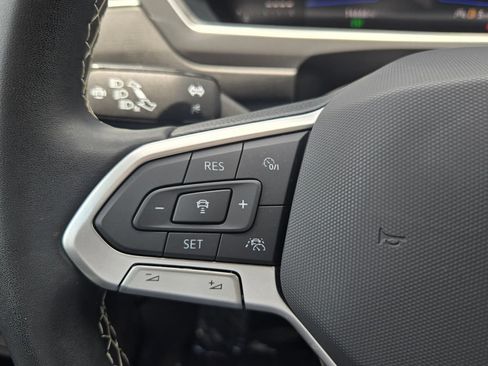 Certified 2023 Volkswagen Tiguan SE FWD image 24