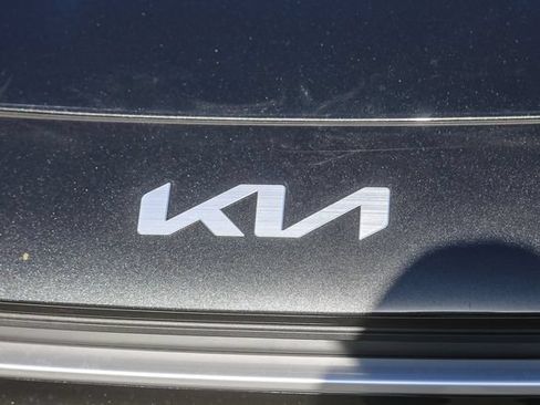 New 2026 Kia Niro LX FWD image 18
