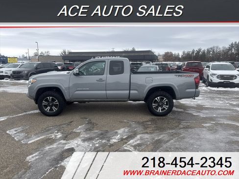 Used 2018 Toyota Tacoma SR5 image 6