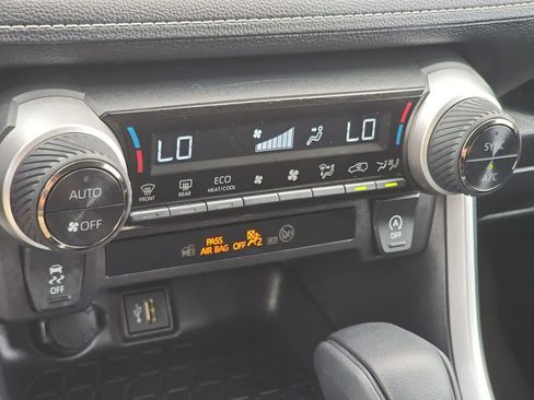 Used 2025 Toyota RAV4 XLE image 23