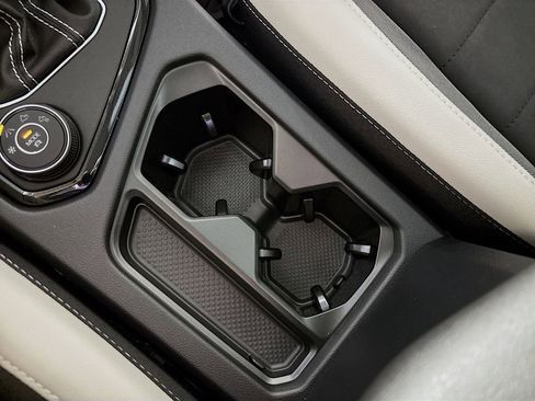 New 2025 Volkswagen Taos SE image 15