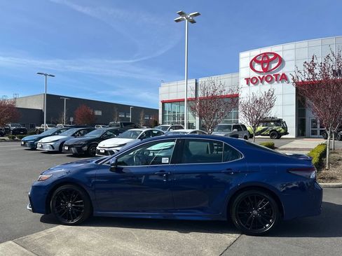 Used 2024 Toyota Camry XSE w/ Navigation Package image 2