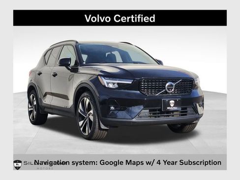 Certified 2025 Volvo XC40 B5 Plus AWD/4WD image 1