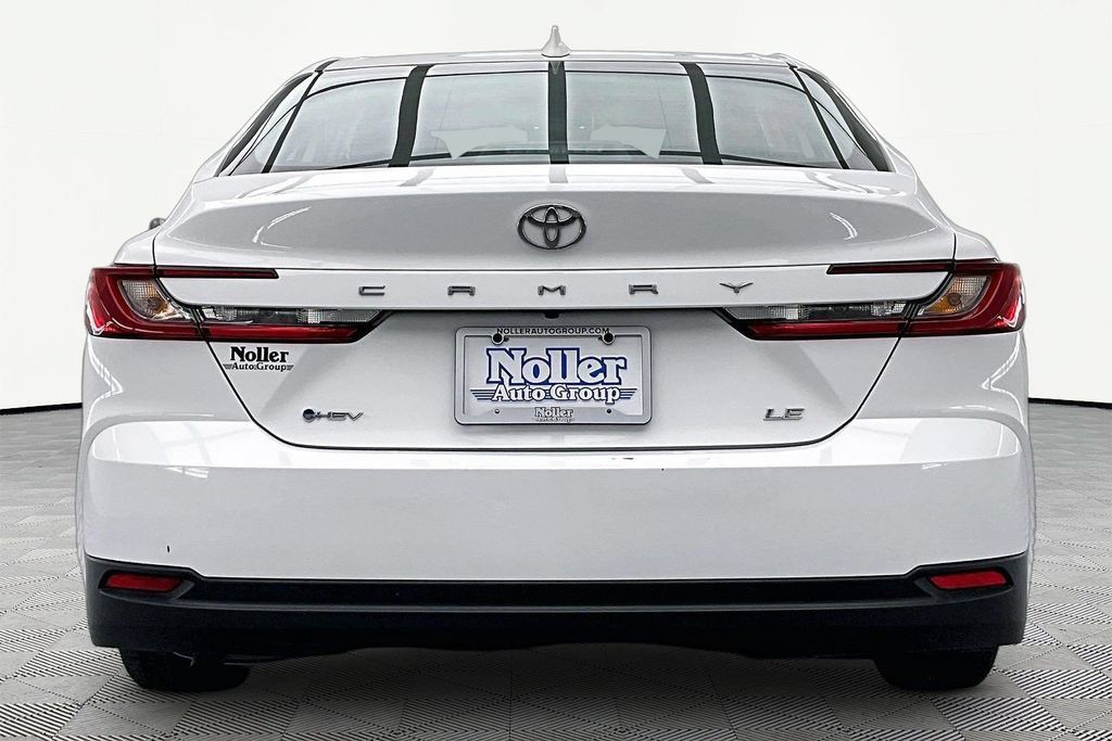 Used 2025 Toyota Camry LE FWD image 4