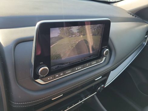 Used 2024 Nissan Rogue SV AWD/4WD image 24