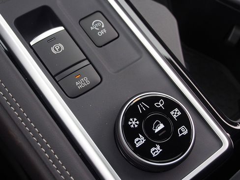 New 2025 Nissan Pathfinder Platinum w/ Cargo Package image 24