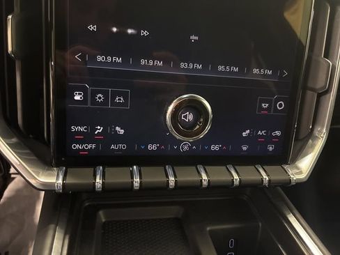 Used 2026 GMC Acadia Elevation w/ Elevation Premium Package FWD image 25