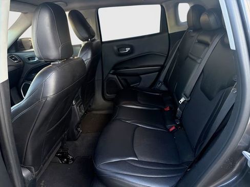 Used 2018 Jeep Compass Latitude w/ Popular Equipment Group FWD image 32