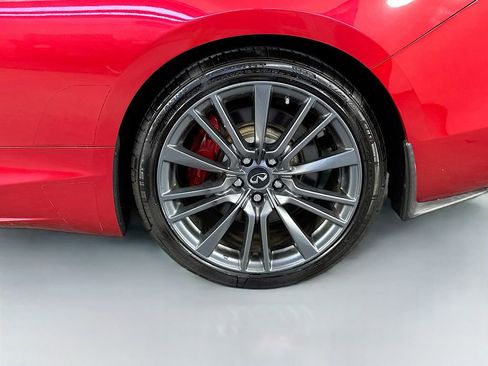 Used 2017 INFINITI Q60 Red Sport 400 RWD image 34