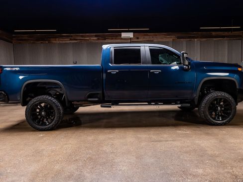 Used 2022 Chevrolet Silverado 2500 Custom w/ Custom Convenience Package image 10