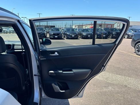 Used 2020 Kia Sportage S w/ S Sunroof Package AWD/4WD image 41