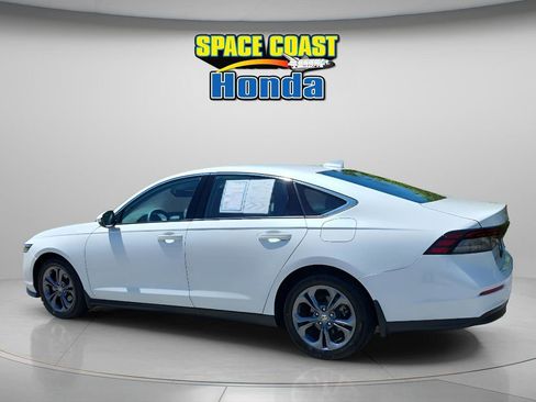 Used 2023 Honda Accord EX image 11