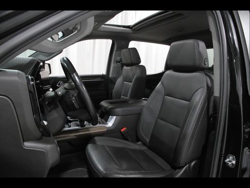 Used 2022 Chevrolet Silverado 1500 LT Trail Boss w/ Convenience Package II image 5