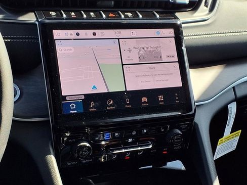 New 2025 Jeep Grand Cherokee Limited w/ Luxury Tech Group II image 8