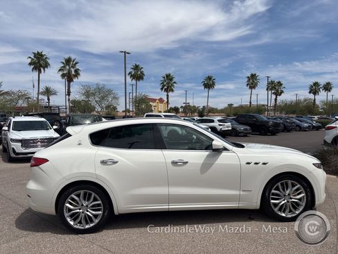 Used 2019 Maserati Levante GranLusso image 4