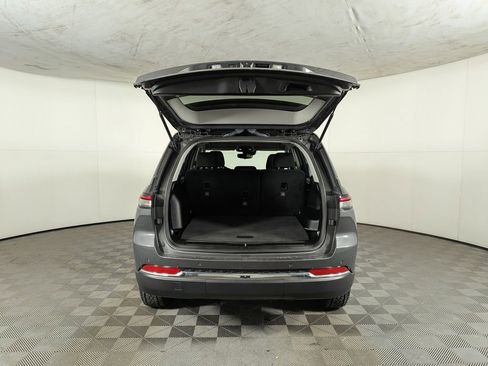 Certified 2023 Jeep Grand Cherokee Laredo image 10