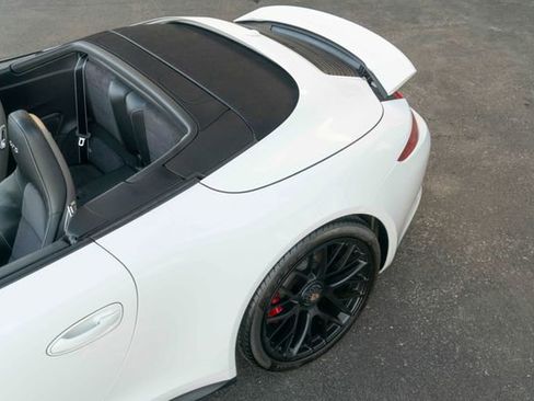 Used 2016 Porsche 911 Carrera GTS image 35
