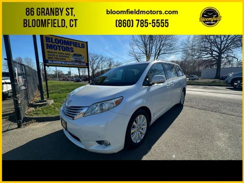 Used 2013 Toyota Sienna Limited w/ Premium Pkg image 1