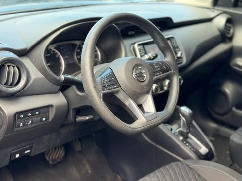 Used 2021 Nissan Kicks S FWD image 8