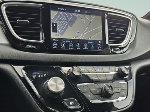 Used 2018 Chrysler Pacifica Touring-L Plus w/ Advanced Safetytec Group image 5