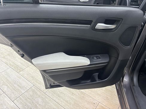 Used 2017 Chrysler 300 S RWD image 22