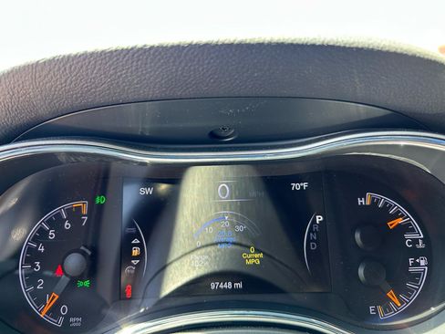 Used 2021 Jeep Grand Cherokee Trailhawk w/ Trailhawk Luxury Group AWD/4WD image 11