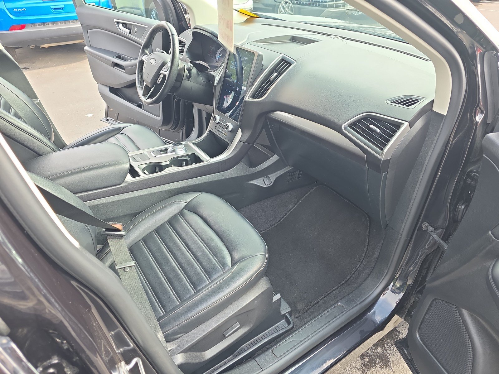 Used 2024 Ford Edge SEL AWD/4WD image 16
