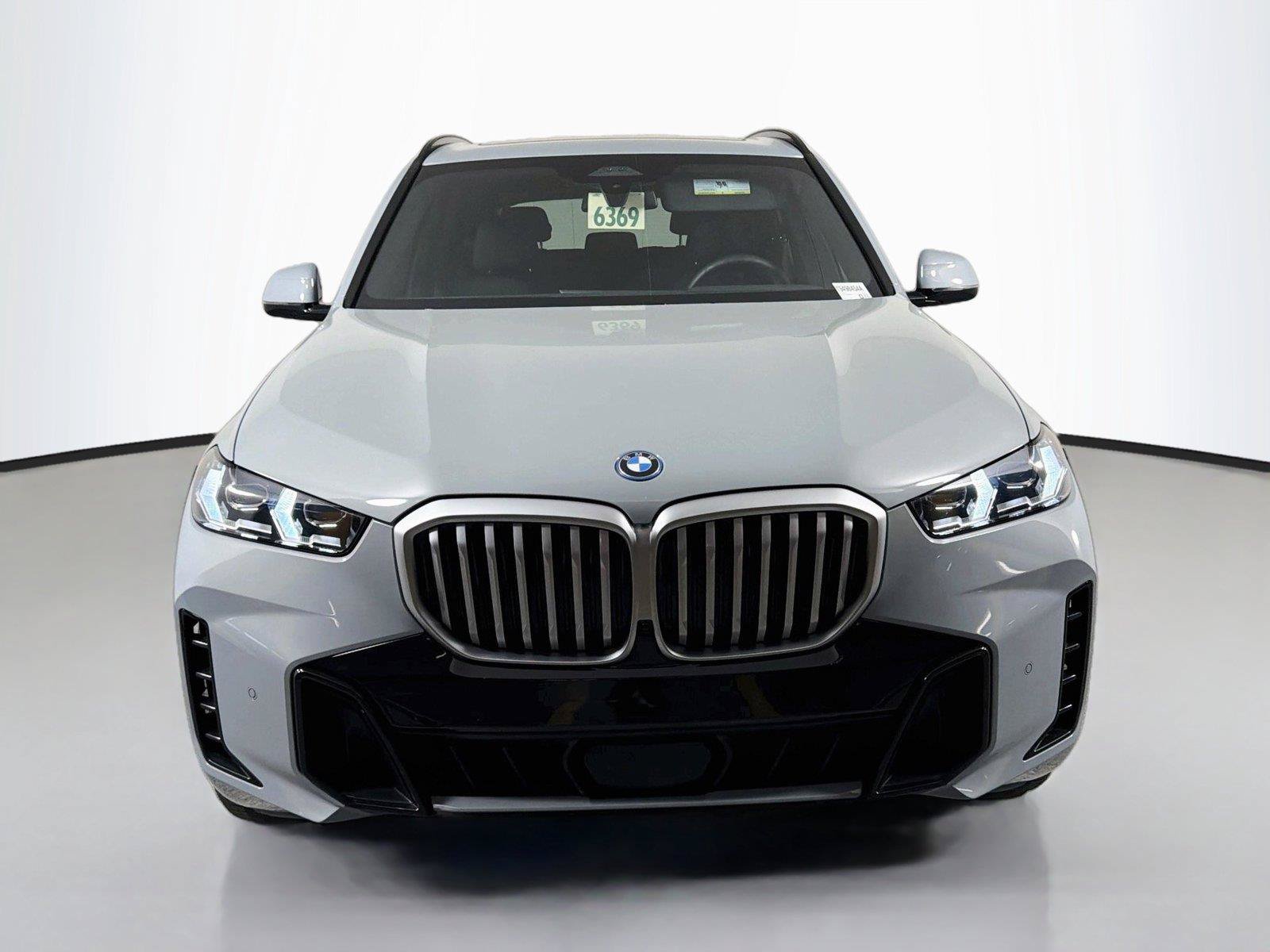 Used 2024 BMW X5 xDrive50e w/ Executive Package AWD/4WD image 2