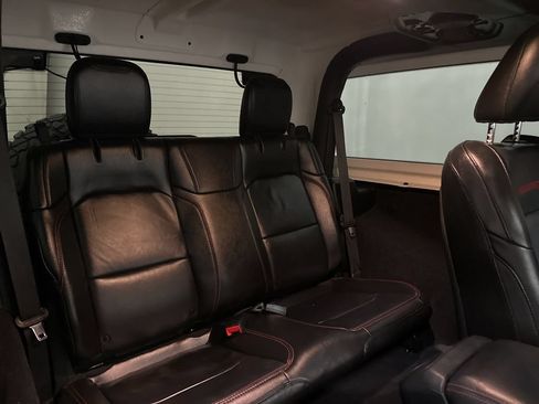 Used 2019 Jeep Wrangler Rubicon AWD/4WD image 23