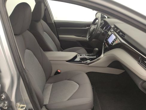 Used 2020 Toyota Camry LE image 21