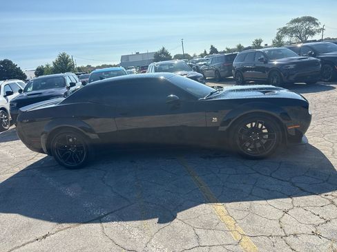Used 2022 Dodge Challenger R/T Scat Pack RWD image 5