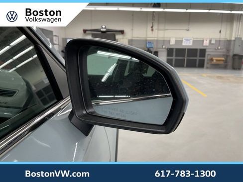 New 2026 Volkswagen Taos SEL image 7