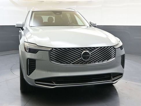 New 2026 Volvo XC90 B6 Plus w/ Protection Package Premier image 8