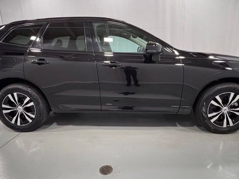 Certified 2025 Volvo XC60 B5 Core AWD/4WD image 5