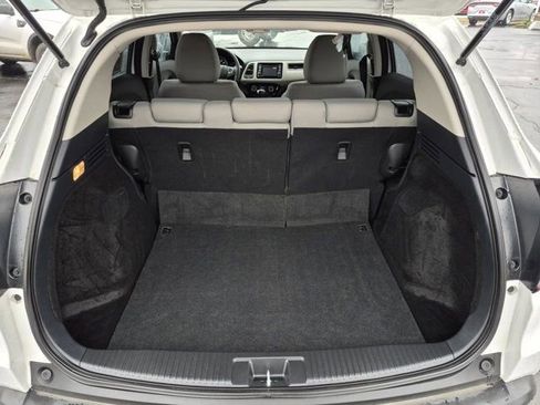 Used 2022 Honda HR-V LX image 9