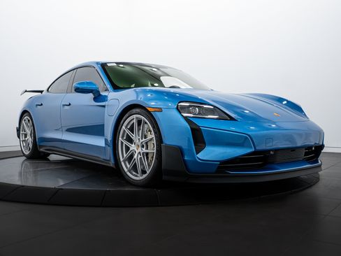New 2025 Porsche Taycan Turbo GT image 9