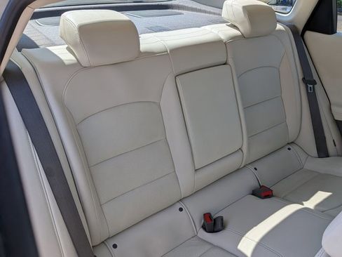 Used 2024 Chevrolet Malibu LT FWD image 19