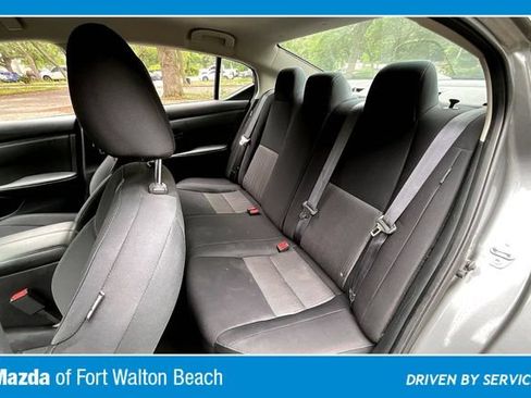 Used 2024 Nissan Sentra SV FWD image 19