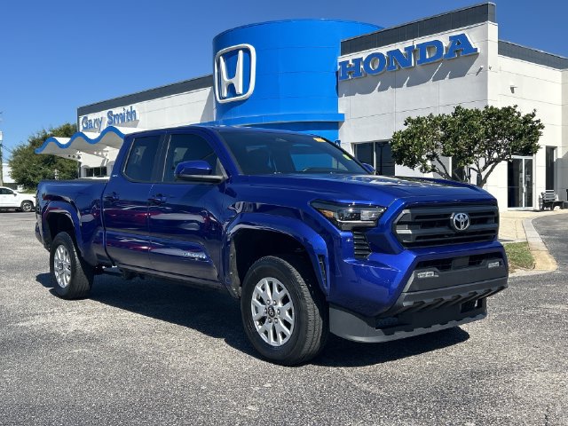 Used 2024 Toyota Tacoma SR5 AWD/4WD image 2