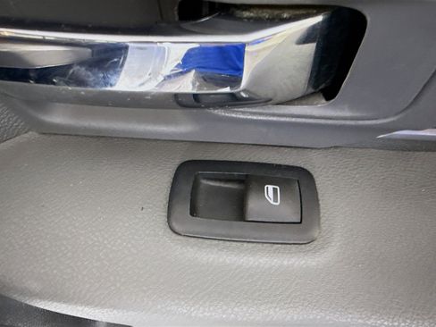 Used 2017 RAM 1500 Classic SLT AWD/4WD image 29