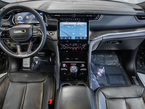 Certified 2023 Jeep Grand Cherokee Overland image 27