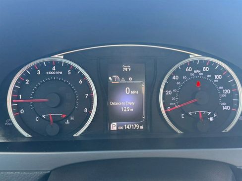 Used 2015 Toyota Camry SE FWD image 22