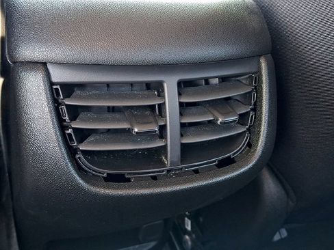 Used 2024 Chevrolet Malibu LT FWD image 11