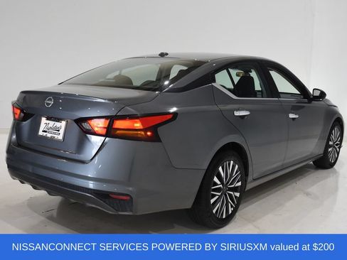 Used 2025 Nissan Altima 2.5 SV FWD image 4