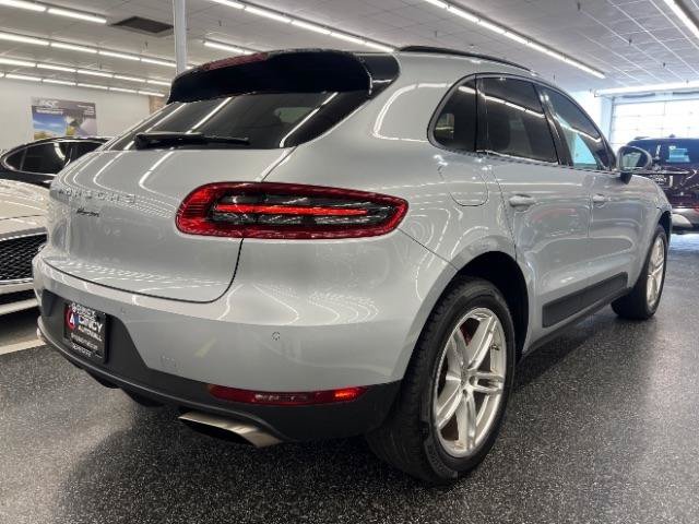 Used 2018 Porsche Macan AWD/4WD image 8