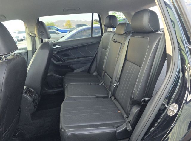 Used 2024 Volkswagen Tiguan SE AWD/4WD image 7