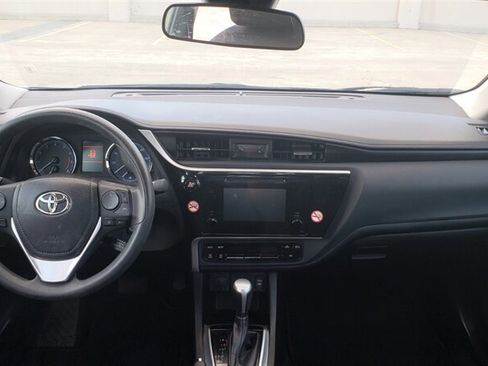 Used 2018 Toyota Corolla LE FWD image 9