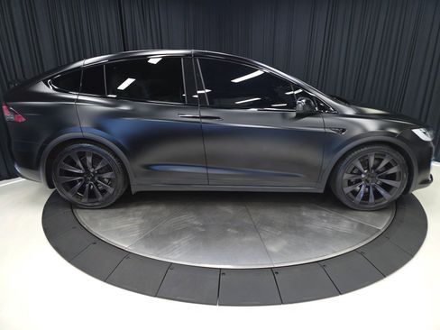 Used 2022 Tesla Model X Plaid image 14